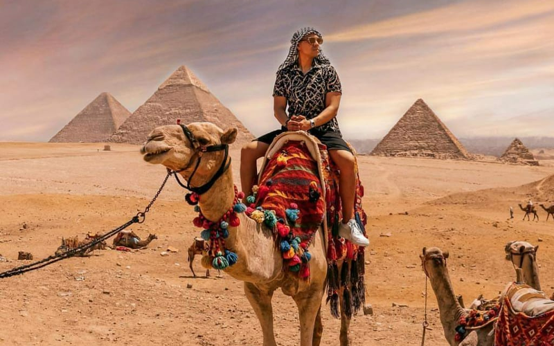 2 Days Cairo Tour: Pyramids, Museum, Citadel and Cave Church